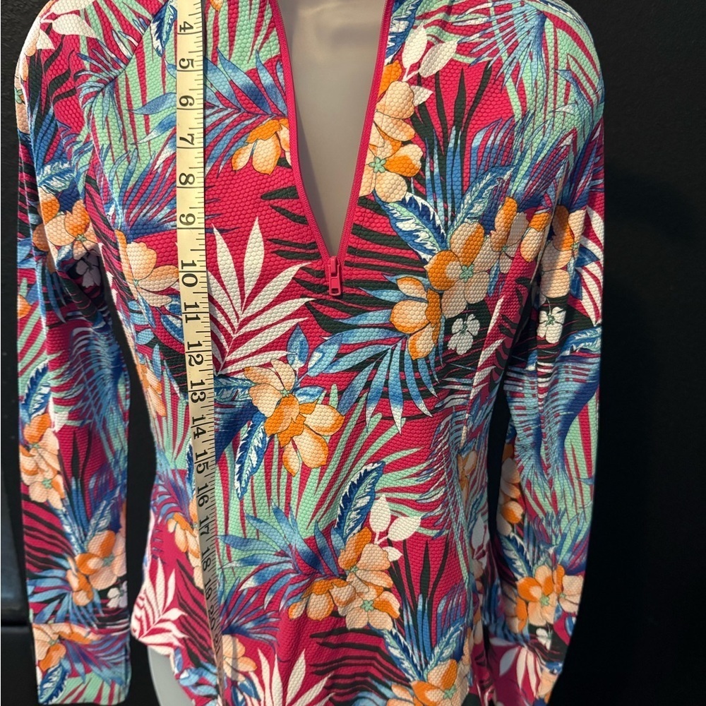Tommy Bahama Red Fitted Graphic Blouse
